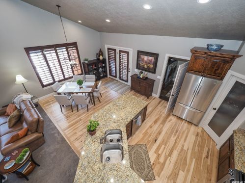 2161 Lorita Way, Sandy UT 84093-6514 exterior