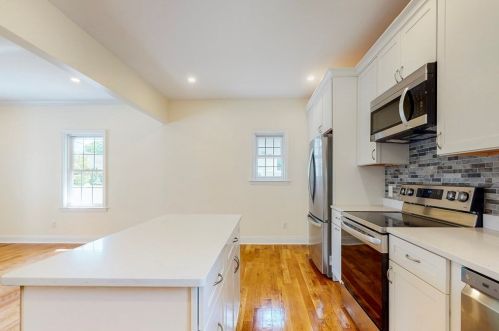 6 Pine Grove St, Milton MA  02186-4314 exterior