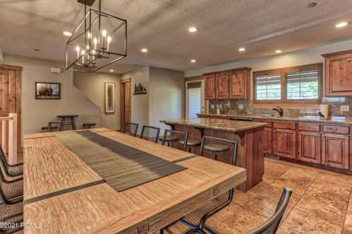 5627 Oslo Ln, Park City UT 84098-7708 exterior