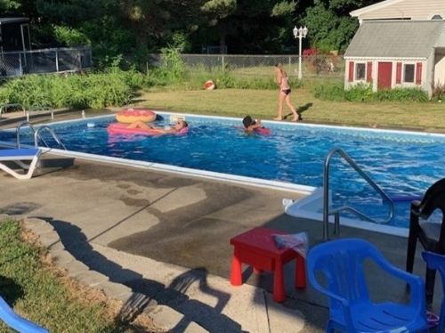 87 Golf Ave, Methuen MA 01844-6221 exterior