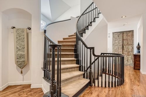 27 Glenmoor Dr, Englewood CO 80113-7115 exterior