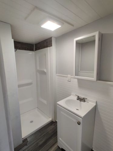 53 Almy St, Fall River MA 02720-2711 exterior