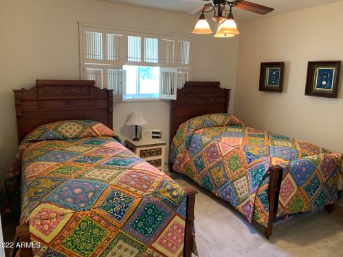 14052 Canterbury Dr, Phoenix AZ 85023-6211 exterior