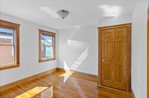 13 Osborne Rd, Arlington MA 02474-8830 exterior