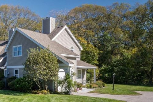 15 Ipswich Woods Dr, Ipswich, MA 01938-1624