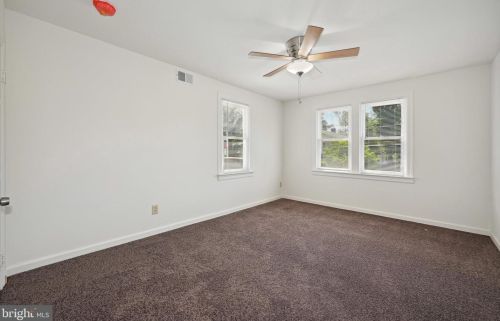 821 Columbia Blvd, West Deptford NJ 08063-1204 exterior