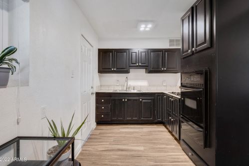 9824 17 Dr, Phoenix AZ 85045-1642 exterior