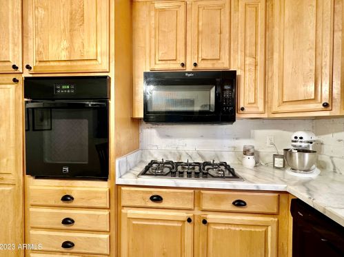 2908 Corrine Dr, Phoenix AZ 85029-1937 exterior