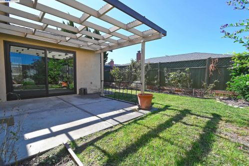 14297 Tiburon Rd, San Leandro CA 94577-6536 exterior