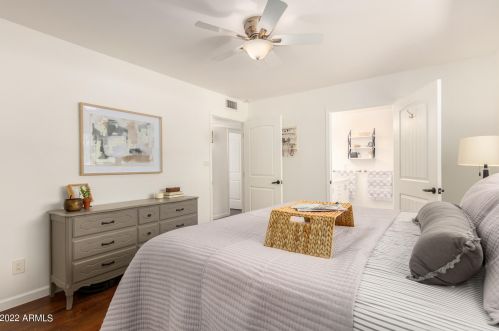 10808 43rd St, Phoenix AZ 85050-3342 exterior