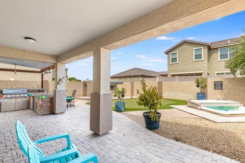 7633 37th St, Phoenix AZ 85042 exterior