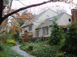 2 Claremont St, Newton, MA 02458-1926