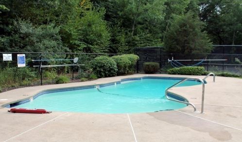 1 Brookdale Cir, Shrewsbury MA  01545-5445 exterior