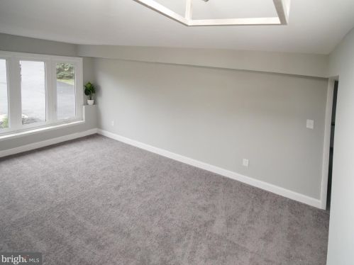 145 Crown Point Rd, West Deptford NJ  08093-1131 exterior