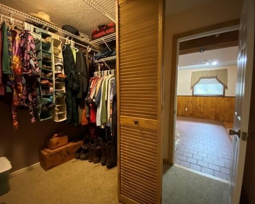 10 Hitching Post Rd, Amherst MA 01002-1155 exterior