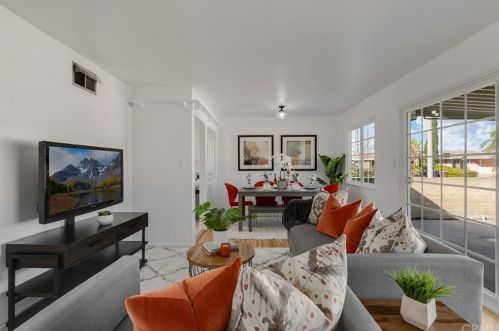 1431 Chalet Ave, Anaheim CA  92802-2146 exterior