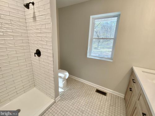 910 Boundary Rd, West Deptford NJ  08096-6571 exterior