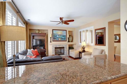 2349 Pacifica Ct, San Leandro CA 94577 exterior