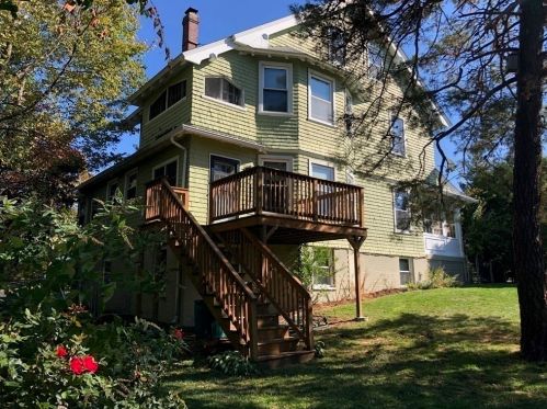 61 Hillcroft Ave, Worcester, MA 01606-2235