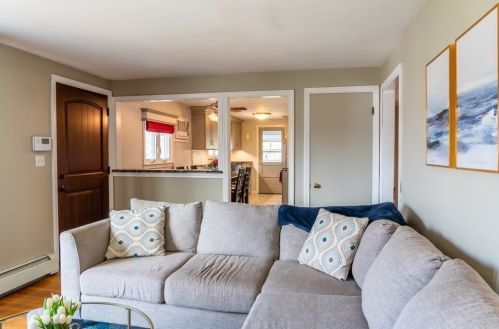 1088 Commercial St, Weymouth MA 02189-1632 exterior