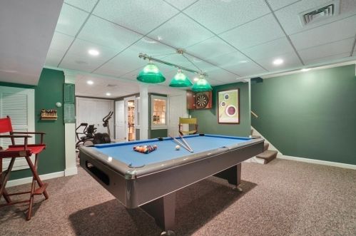 61 Village Ave, Dedham MA 02026-4209 exterior