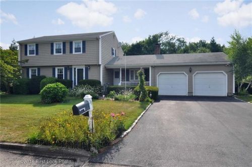 23 Mayflower Dr, Seekonk MA  02771-3409 exterior