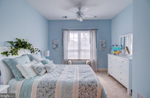 19 Ambrose Dr, Columbus NJ  08022-2305 exterior