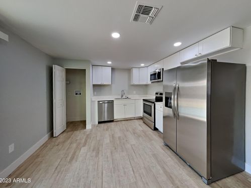 2035 64th Ln, Phoenix AZ  85035-3401 exterior