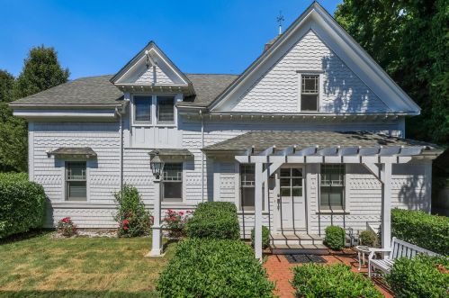 40 Main St, Falmouth MA 02540-3129 exterior