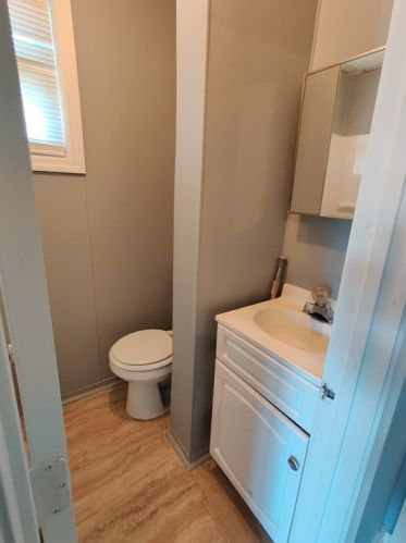 53 Almy St, Fall River MA 02720-2711 exterior