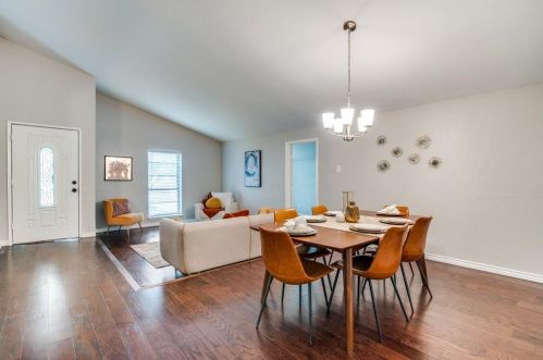 2521 Norway Dr, Garland TX  75040-4318 exterior