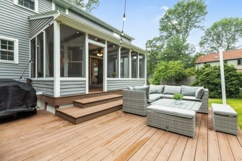 18 Pennacook St, Norfolk MA  02056-1117 exterior