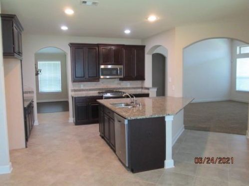 1422 Bell Rdg Ln, Richmond TX 77471-6610 exterior