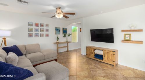 1735 Desperado Way, Phoenix AZ  85085-6329 exterior