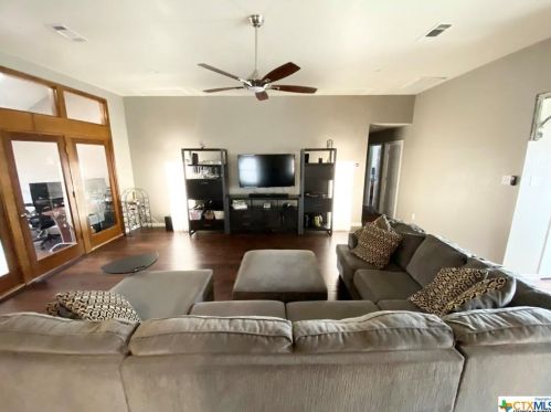 4825 Crestpoint Ln, Garland TX 75043-6514 exterior