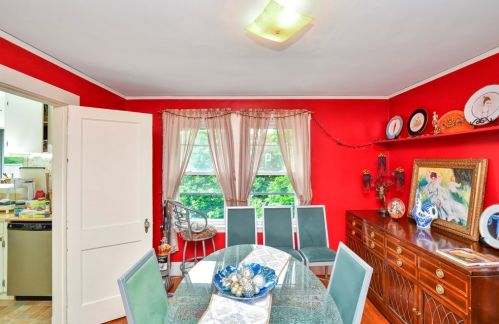 291 St, Dedham MA 02026-2044 exterior