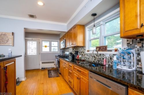 479 Dewitt Ave, Belleville NJ 07109-2508 exterior