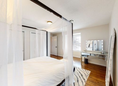 11 Colonial Dr, Shrewsbury MA  01545-1520 exterior