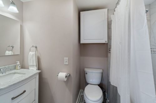 79 Border St, Dedham MA 02026-3601 exterior