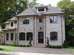 55 Avondale Rd, Newton, MA 02459-1618