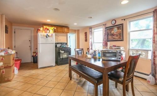 8 Fern St, Lawrence MA 01841-1160 exterior