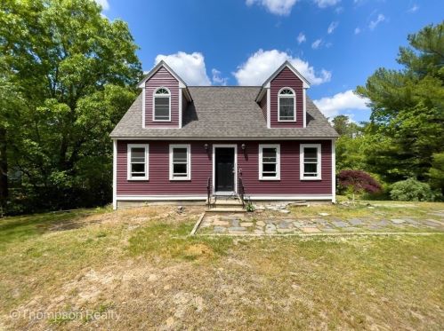 98 Raymond Rd, Plymouth, MA 02360-2392