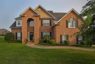 1011 Notting Hill Dr, Gallatin, TN 37066-8457