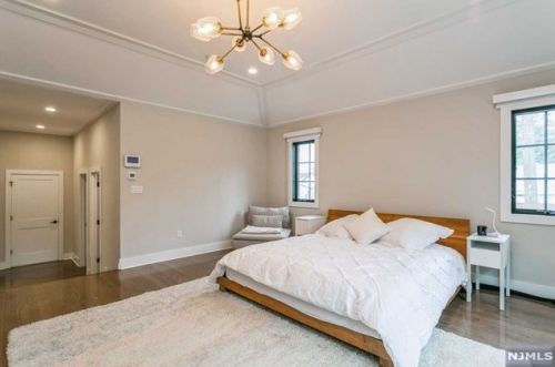 158 Magnolia Ave, Tenafly NJ  07670-1828 exterior