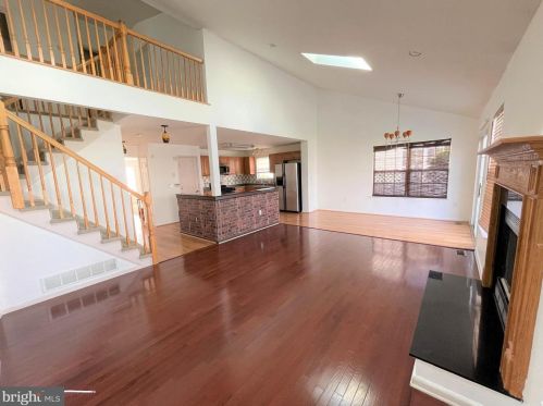 19 Canal View Dr, Trenton NJ  08648-1319 exterior