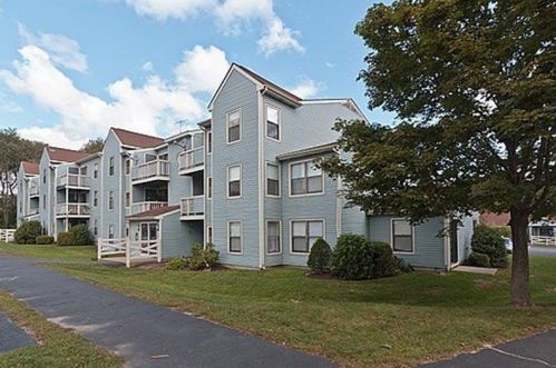 840 County St, Taunton MA  02780-6901 exterior