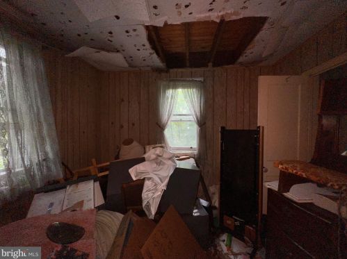 1287 Clements Bridge Rd, West Deptford NJ 08096-3085 exterior