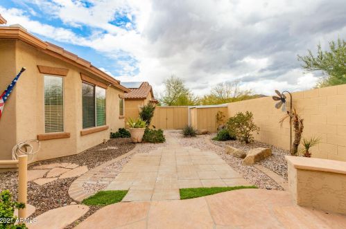 25107 51 Dr, Phoenix AZ 85035-1902 exterior