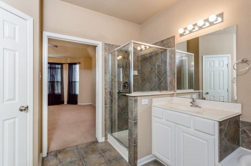 6311 Carnaby Ln, Richmond TX 77471-4588 exterior