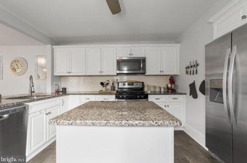 308 Colonial Ave, West Deptford NJ  08096-1010 exterior